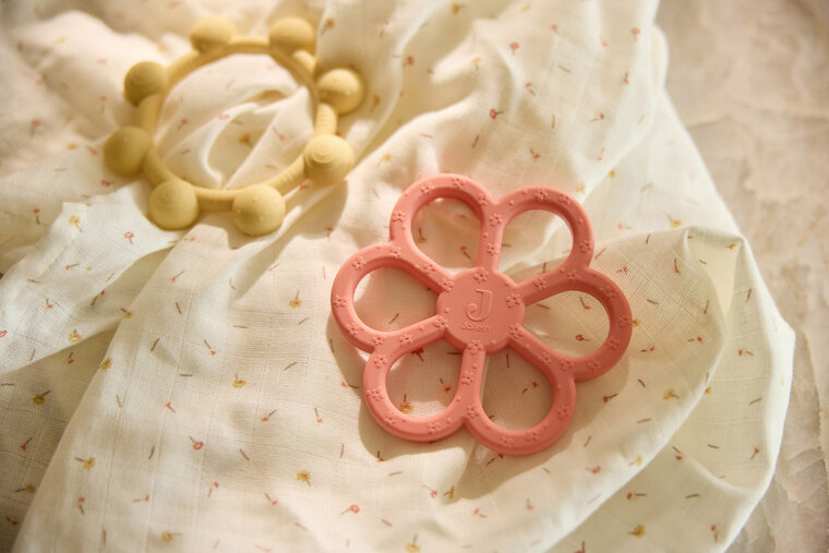 Jollein Bijtring Flower - Coral Rose